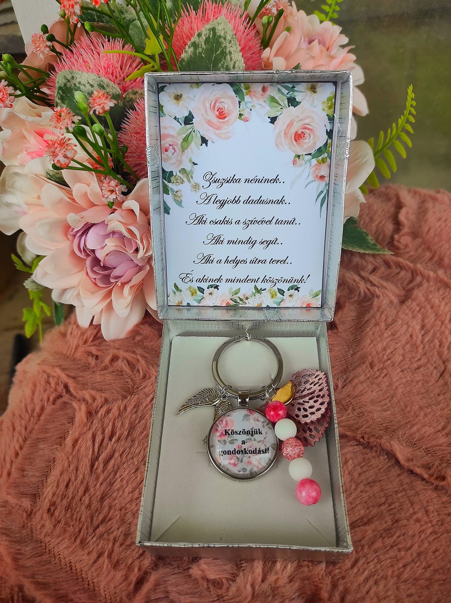 Csoportos köszönő kulcstartó rózsaszín